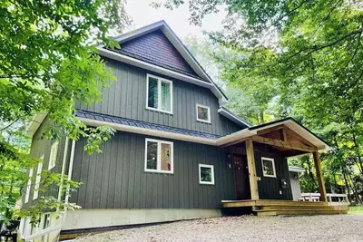 Image de Luxury Living At Chalet Margaux\nCozy cottage/ski retreat for a family vacation