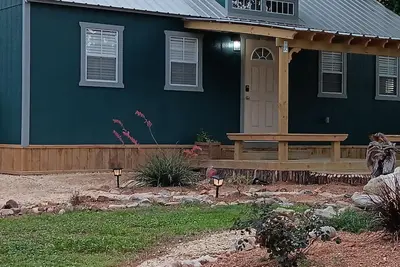 Image de One bedroom cabin minutes from the Frio River and Garner State Park!