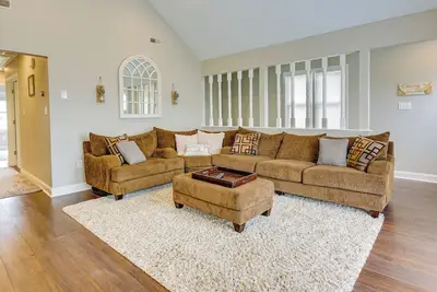 Brigantine Getaway: Walk to the Beach!