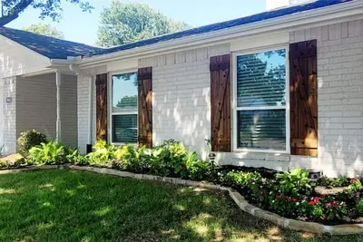 Image de New Perfect Space! Bright, Open & Accommodating! \n