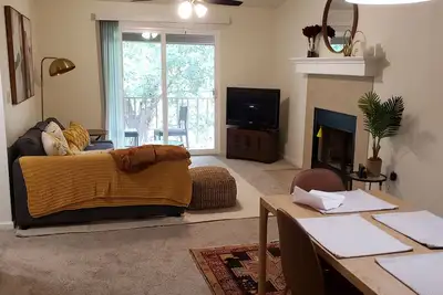 Image de Centrally Located. 2 Queen beds and 2 Full bath with lots of amenities.