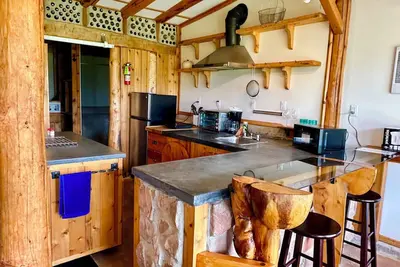 Image de Natural Home Built in Earthship Style on Waterfront Property