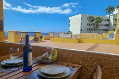 Balcon, vue mer, WiFi, A/C, piscine, 100 mts. de la plage