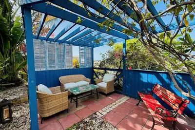 Image de Crucian Fusion: Historic charm meets lush beauty in a rare garden oasis in downtown Christiansted!