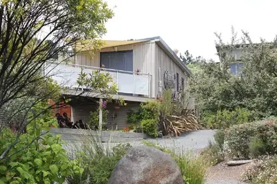 Image de Waterfront Self Contained Accommodation Overlooking Marina