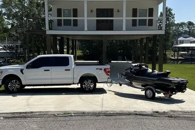 Image de Brand new right on the water walking distance to the Jordan river steamer.