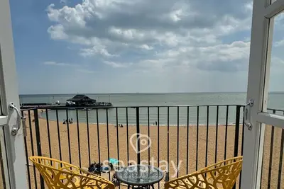 This apartment is a 1 bedroom(s), 1 bathrooms, located in Broadstairs, England.