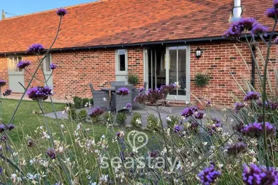 Image de This barn is a 2 bedroom(s), 2 bathrooms, located in Kent, England.