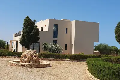 Villa de Luxe, 8km Centre Ville, au Calme à la Campagne