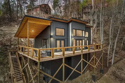 Image de Dog Friendly Modern Luxury Cabin w/ Hot Tub