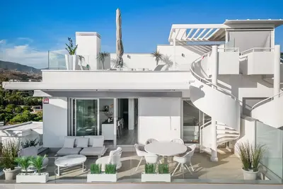 Rico Penthouse Apt - Perfect For Every Season With Heated Pool & Solarium