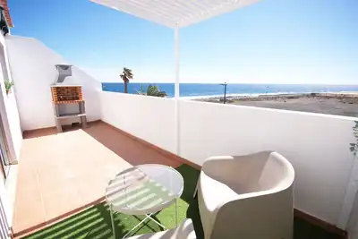 Image de Attic! Two bedrooms near the sea