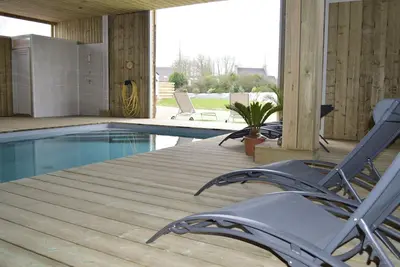 Image de Grande maison avec piscine chauffée et boulodrome classée 4*