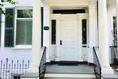 Image de Historic Geneva Row House near Hobart William Smith Colleges and Linden Street.