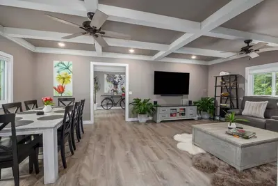 Image de Misty Pines- Lake Michigan Public Beach Access!