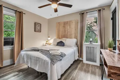 Image de Chic Two Bedroom near Buffalo