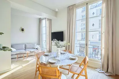 Image de Sublime appartement neuf Place des Vosges