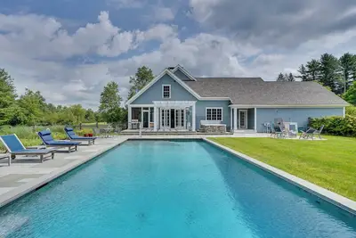 Image de Stockbridge Retreat w/ Pool & Hot Tub!