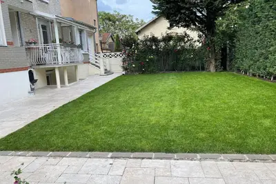 Image de Very nice house with garden to rent in Paris area