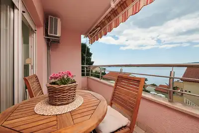 Image de Apartment Tramontana with sea view for 4 guests, Okrug Gornji