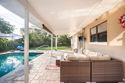 Image de Charming beachside Tropical Private Pool Home