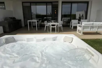 Image de Luxurious Flat With Jacuzzi and Pool at Higueron