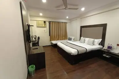 Standard Double Room 2 Hotel Andheri East station area & international airport