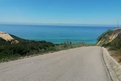 Image de A Praia da Légua, localizada a 5km da Nazaré, é o local ideal para descansar