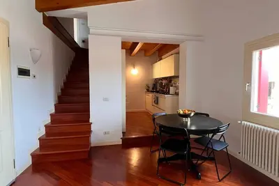 Image de Villa Di Tommy is a 2 Bed / 2 Full Bath gem in the Historic Center of Vicenza