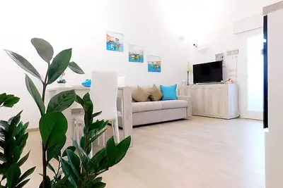 Cozy newly renovated apartment 30 meters from the sea