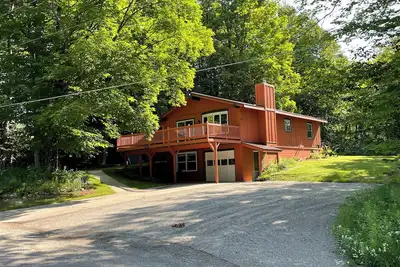 Image de Updated & Central. Atv Trails, golfing, skiing pictured rocks within 3 miles.