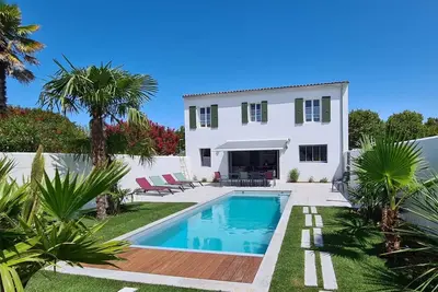 Image de Location de charme en centre village - piscine chauffée du 4 avril au 25 octobre