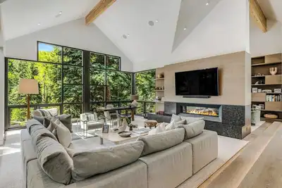 Image de Incredible contemporary home overlooking the Roaring Fork River in Aspen Co