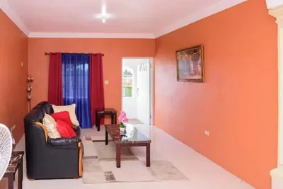 Image de Entire house 3 bedroom 3 baths, 2 kitchens, living