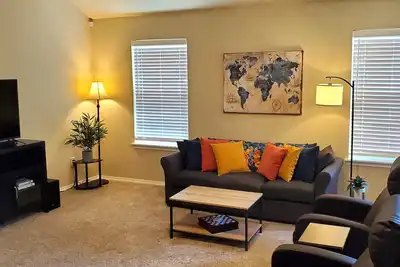 Image de Quiet country neighborhood; 15 minutes to Ou Norman. Monthly stay discount 50%.