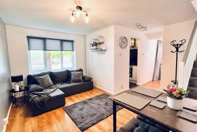 Image de City Bliss: Stylish Townhouse, Free Parking
