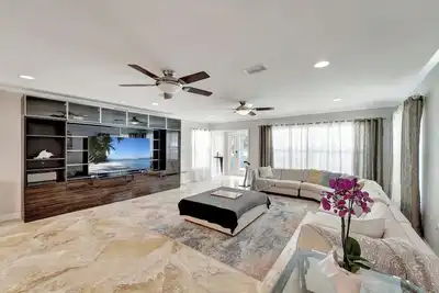 Image de Luxury House with Salted Heated Pool