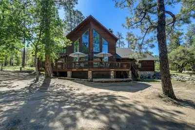 Image de Groom Creek Lodge - Pool Table & 12 Mins to Downtown