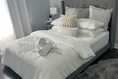 Image de Cozy stay in the heart of Niagara region. - Duplex