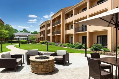 Image de 2 Posh Units in Whippany! Close to Morristown National Historical Park