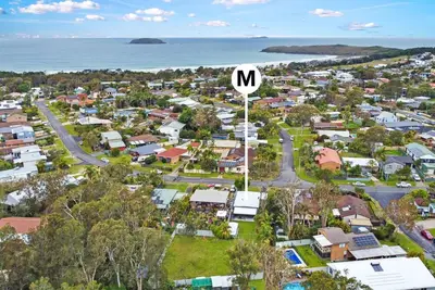 Image de Stay at this stunning home in Sandy Beach, walk to the beach