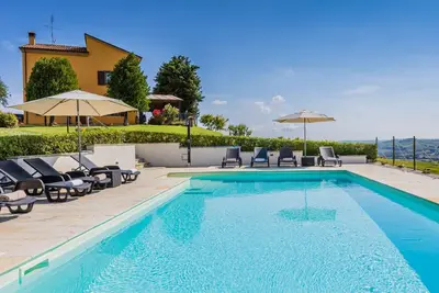 Image de Leondina Country House with pool and panoramic view in Corinaldo, a heaven of peace in the Marche co