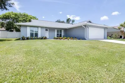 Image de Long Stays Welcome! Spacious 3br Home w/ Sunroom |Fenced Yard & Pet-Friendly |Comfort Near Tampa!