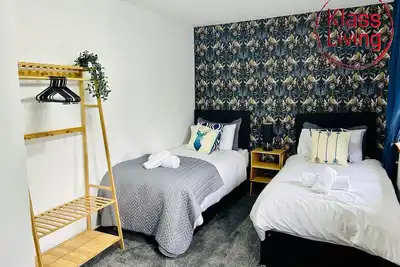 Image de Modern 3 bedroom house with private parking, modern kitchen and easy access around Glasgow