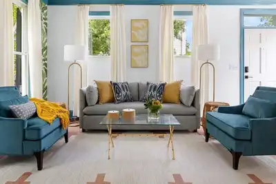 Image de The Islander House | 3br @ King Street w/ Parking!