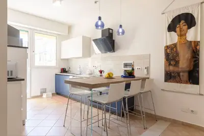 Image de Joli appartement pour 7 personnes avec climatisation, Wifi, Tv, balcon et vue panoramique