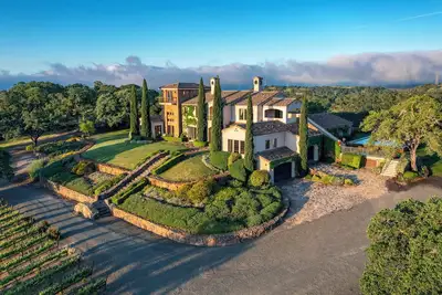 Image de Charm of Villa Capricho - Private 25-acre Wine Country Estate w/ Pool, Vineyard