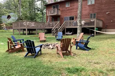 Image de Yes Deer | Hot Tub, Near Local Fun!