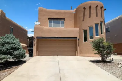 Image de New listed home near Balloon Fiesta Park! ! Sleeps 10!