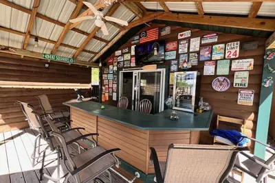 Image de The Tiki Bar on Prairie Lake